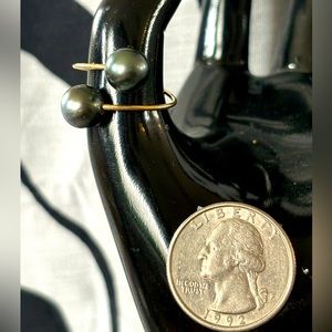 95. Tahitian pearl bypass ring